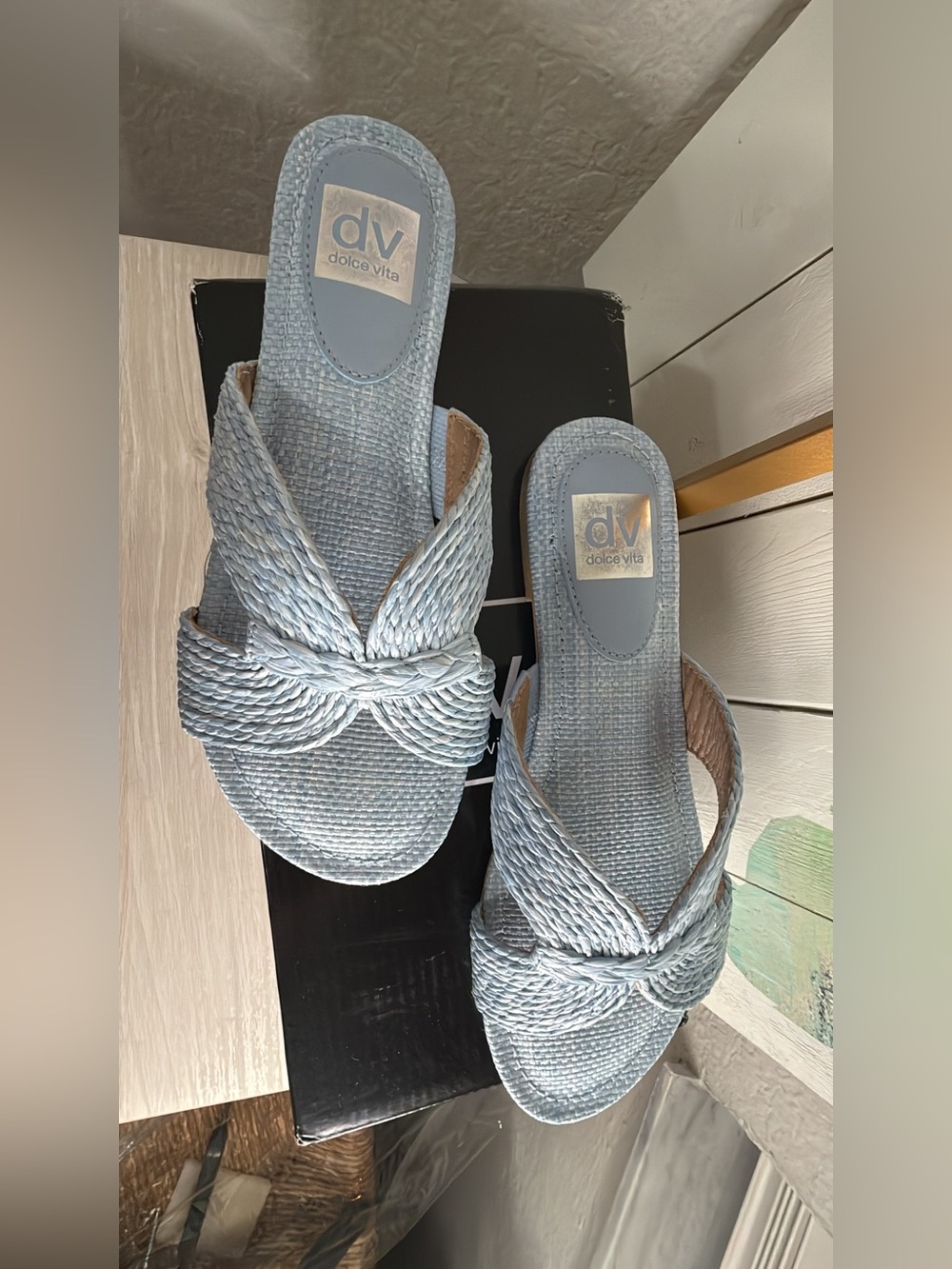 Dolce vita Geeya woven flat sandals in light blue NIB